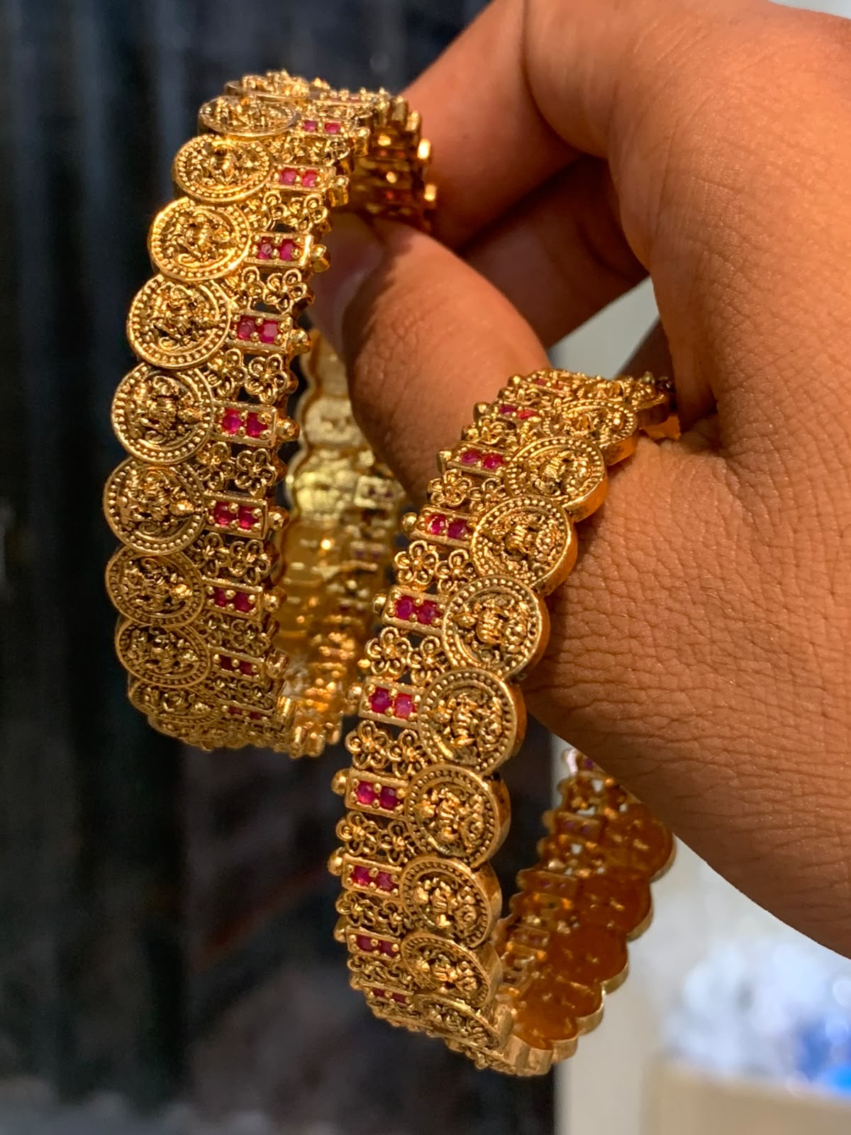 Premium Matt with Kempu Stone Bangles
