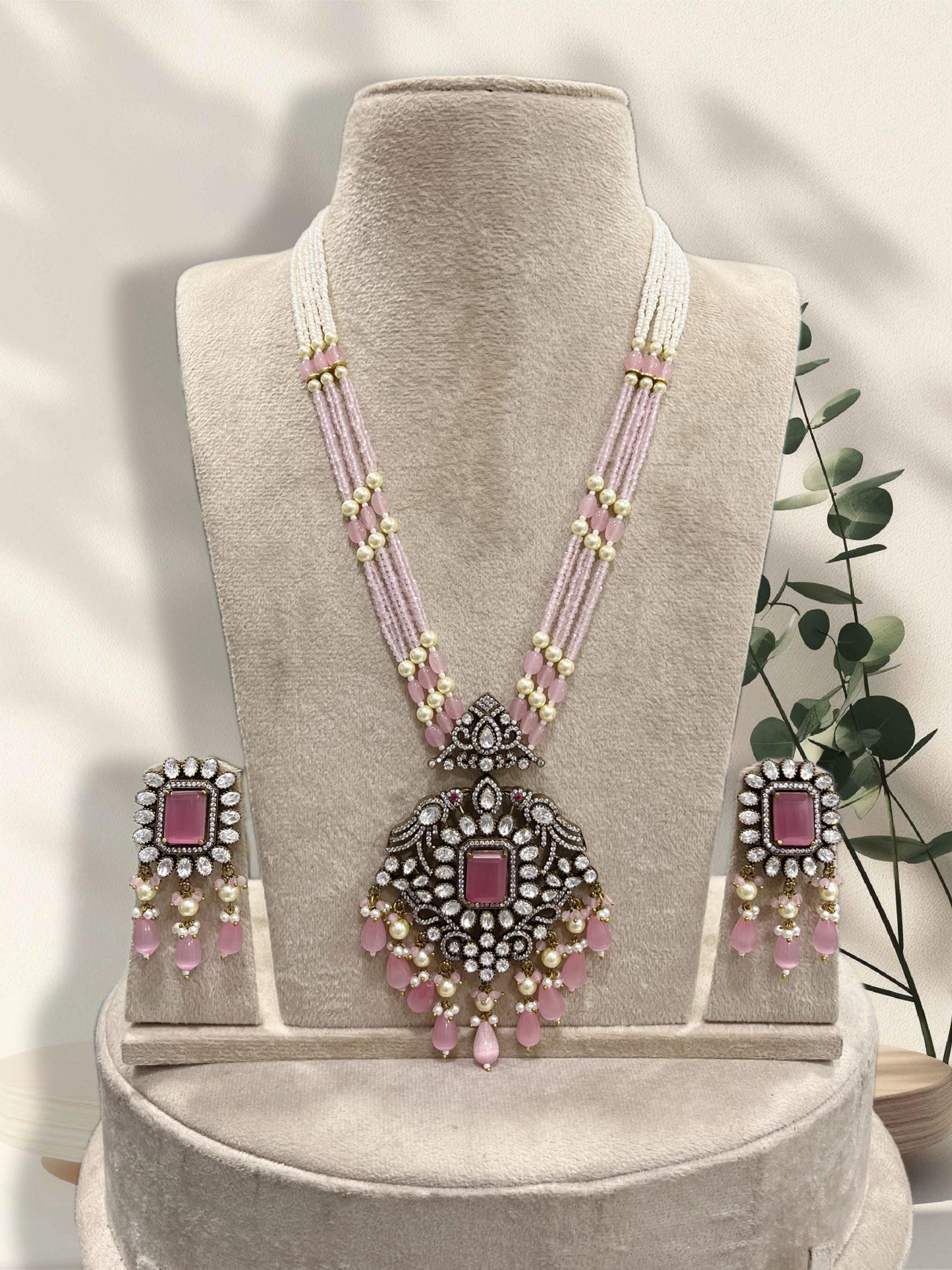 Victorian Polish with Mossianite Stones Pendent with Beads Mala