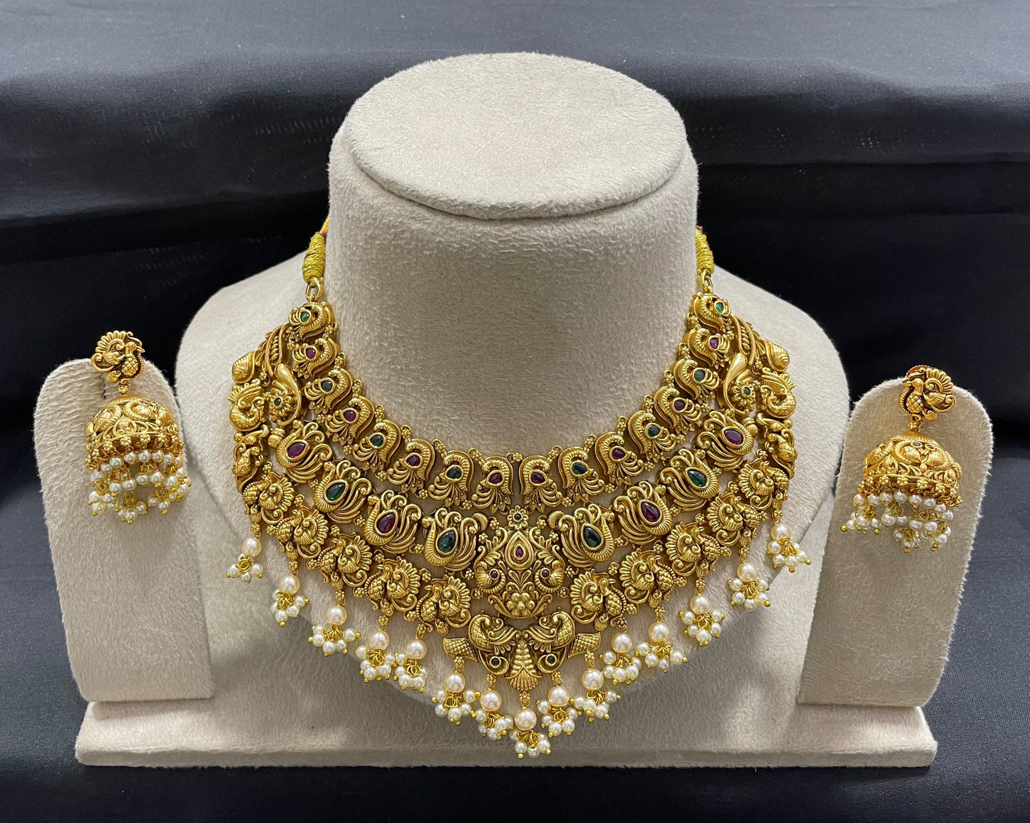 Nakshi work with Kempu Stones Choker