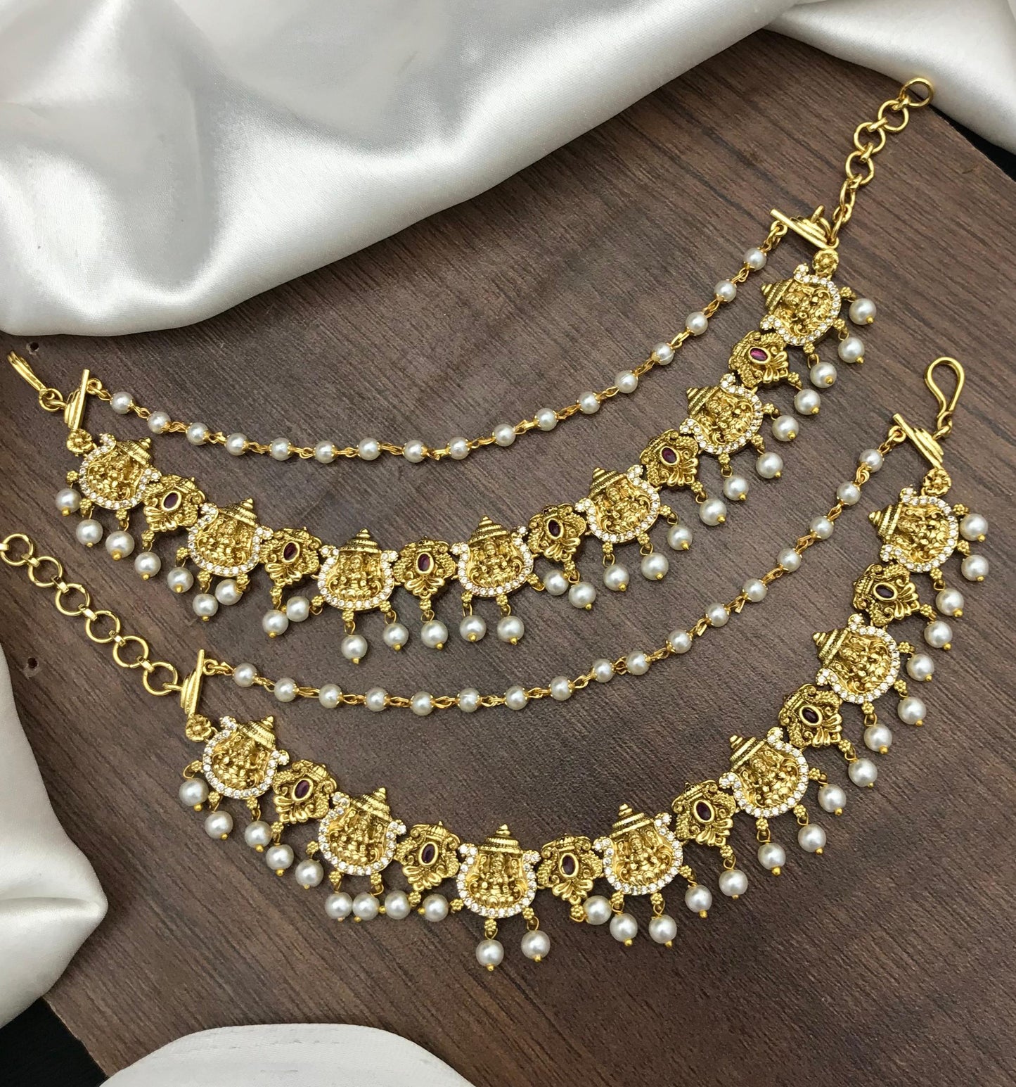 Premium Matt with Kempu Stones Ear Chains