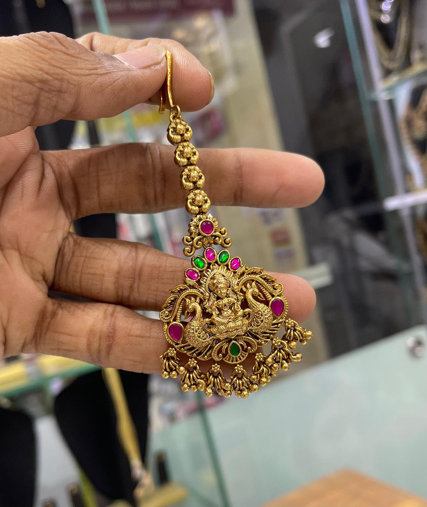 Premium Matt with Kempu Stones Tikka