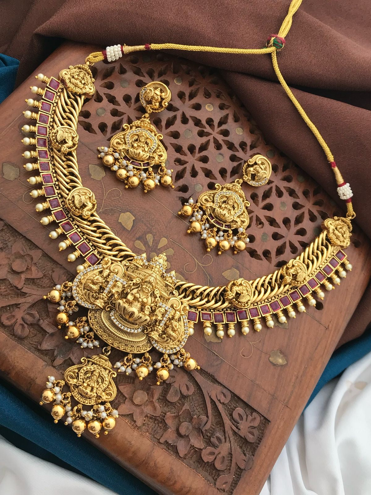 Nakshi Work with Kempu Stones Necklace