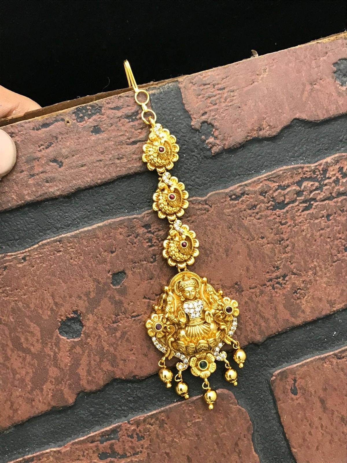 Nagasi work with Kempu Stones Tikka - Nakshatra Jewels