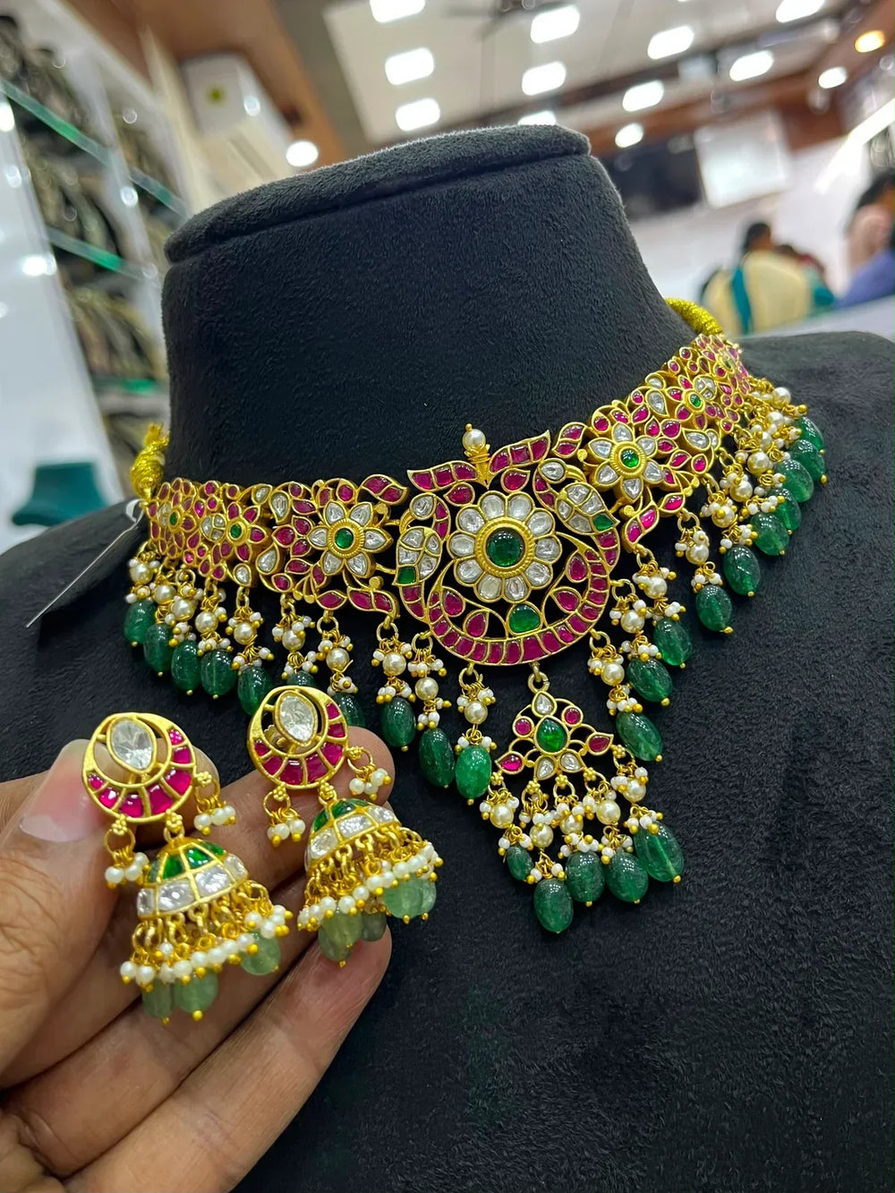 Kundan Necklace - Timeless Elegance for Every Occasion