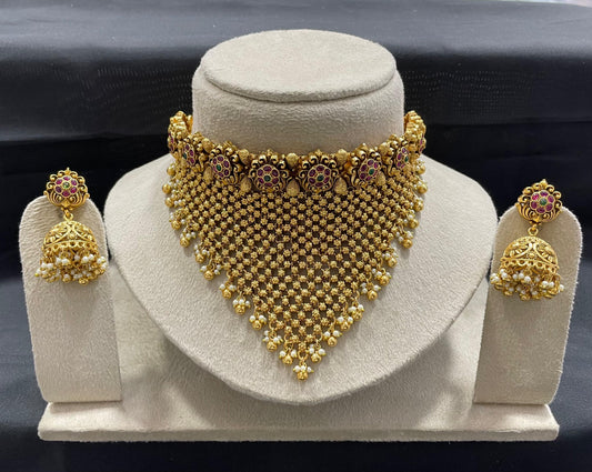 Nakshi work with Kempu Stones Choker