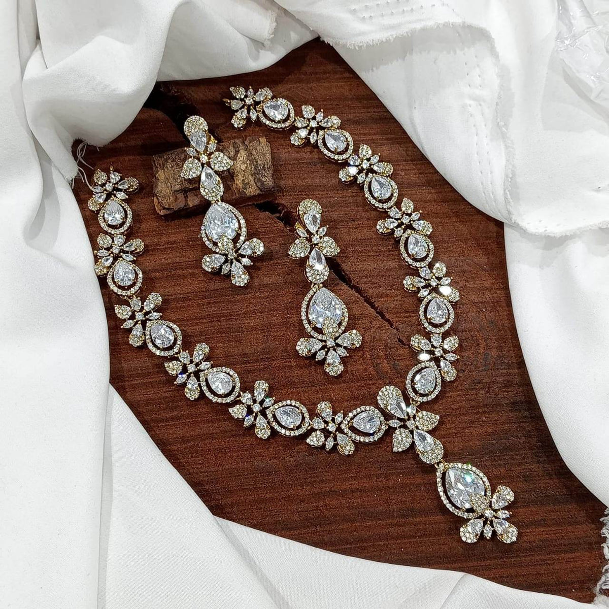 Victorian Polish AD Stones Necklace