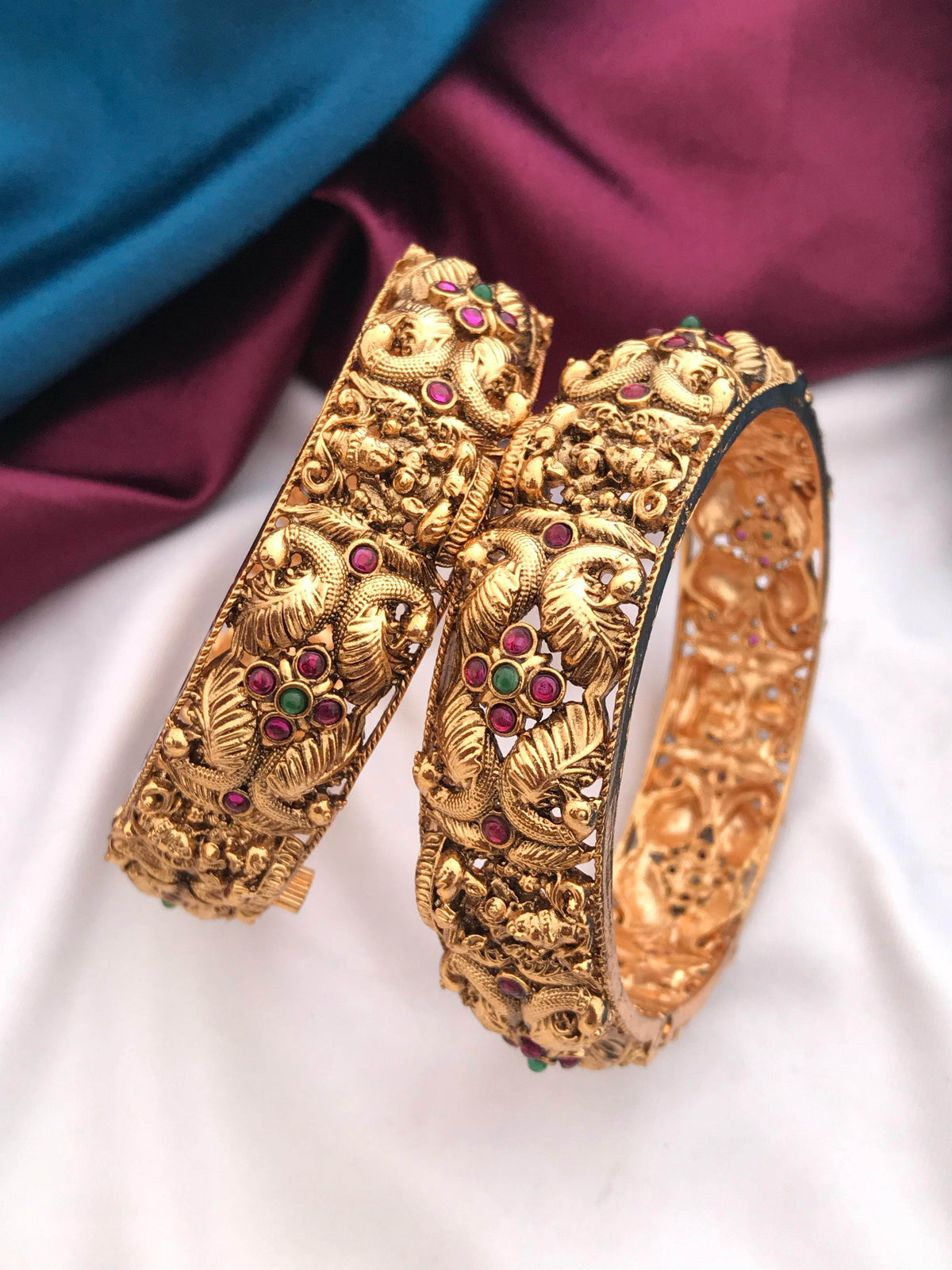 Premium Matt with Kempu Stones Openable Bangles