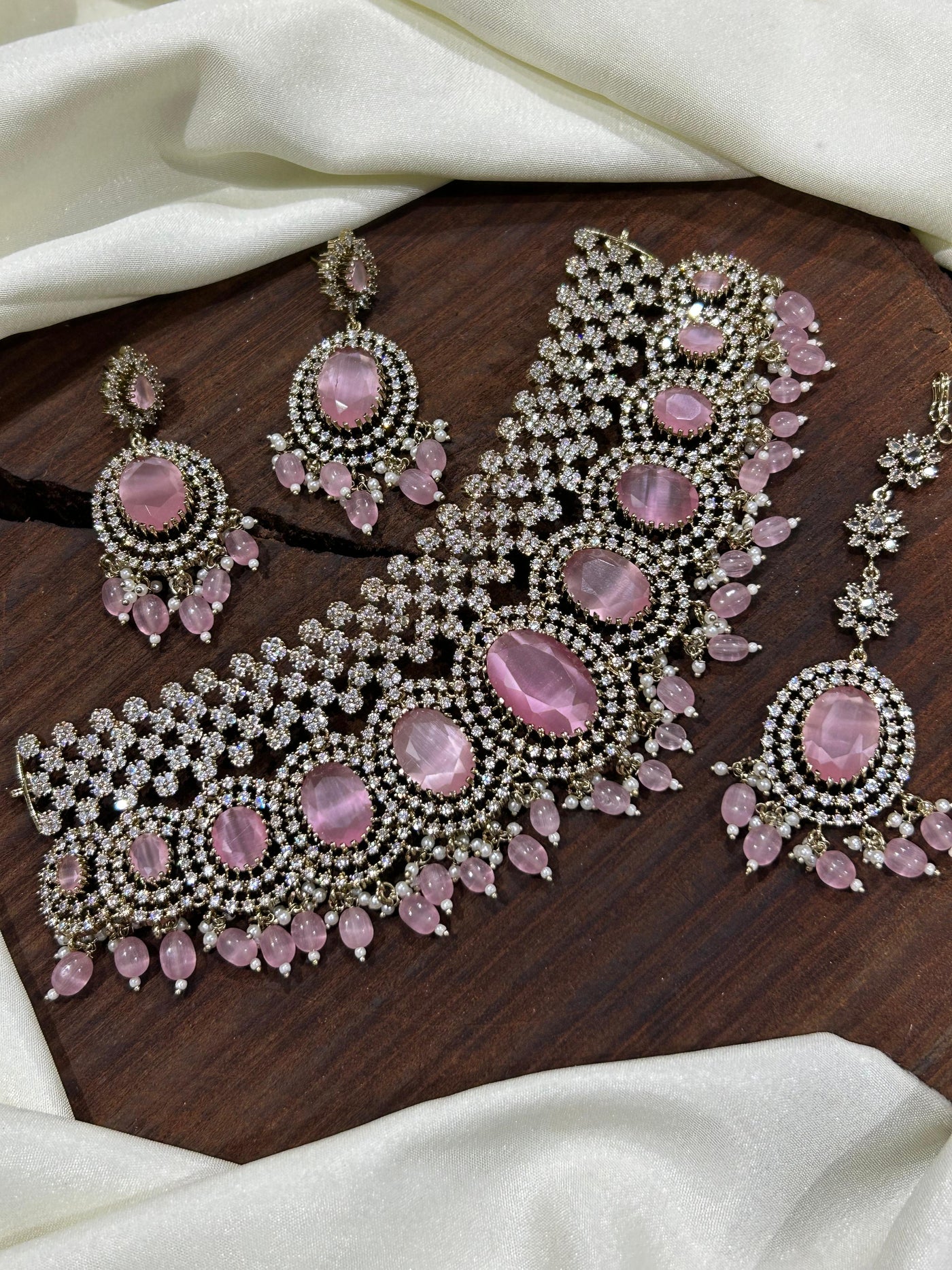 Victorian Polish with AD Stones Neck Set