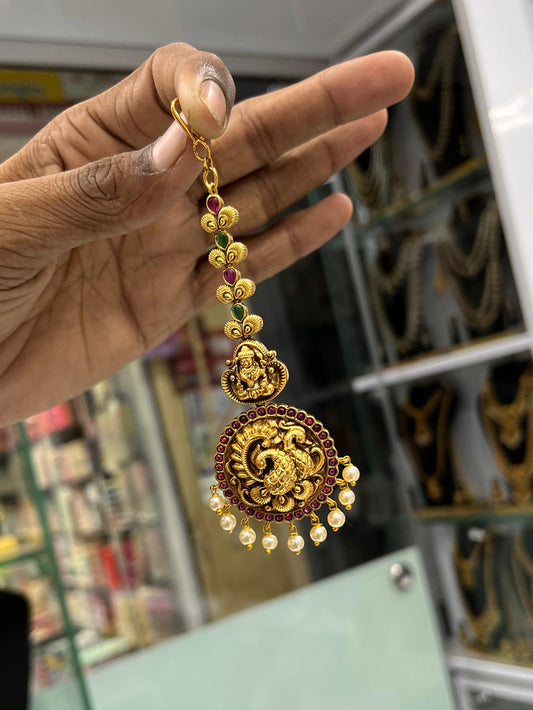 Nakshi work with Kempu Stones Tikka
