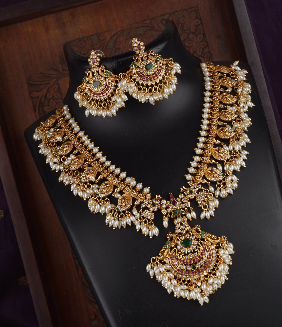 Nakshi Work with Kempu stone’s Guttapusal Necklace