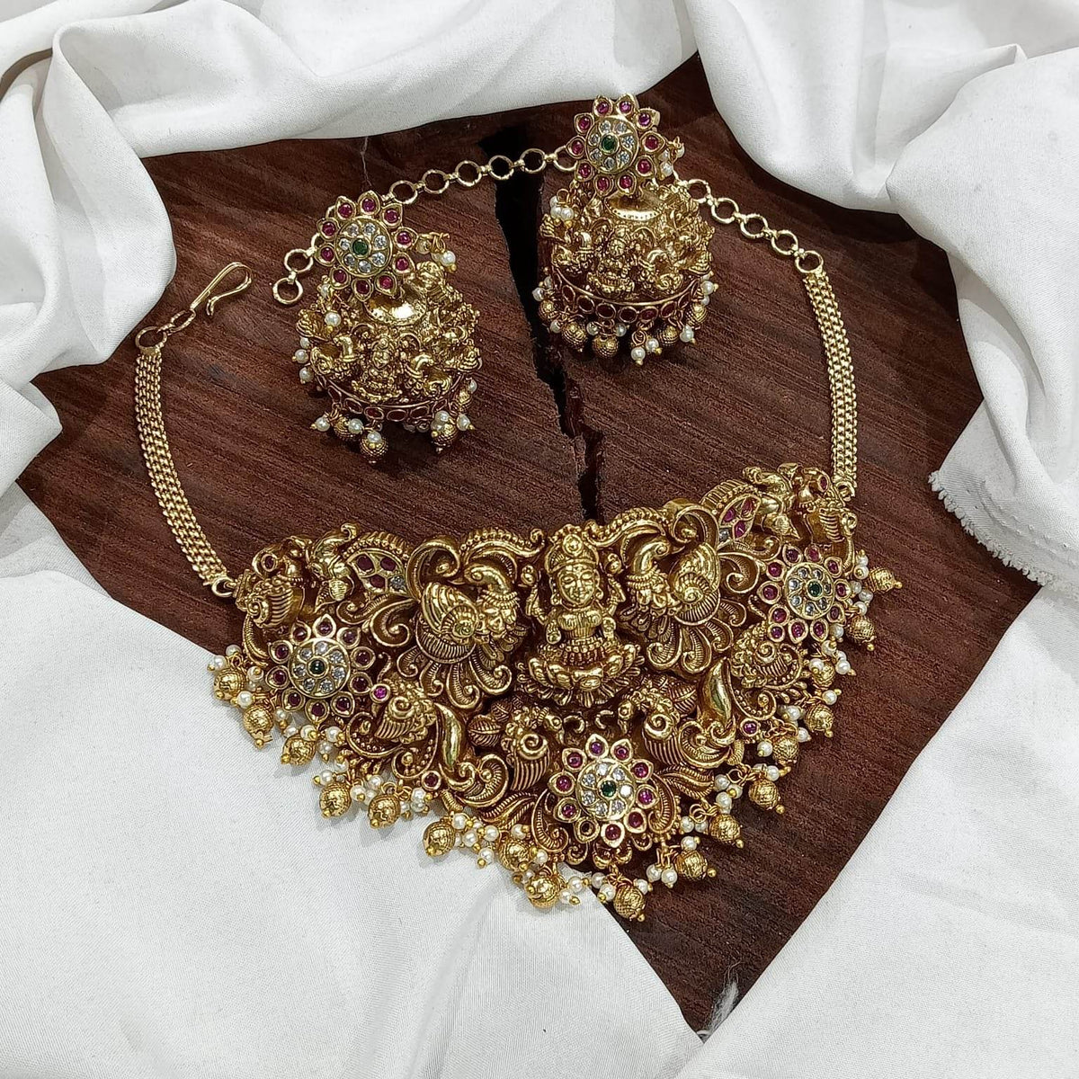 Nakshi Work with Kempu Stones Choker