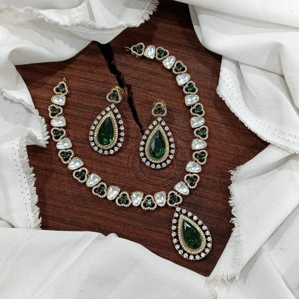 Mossanite Stones Necklace