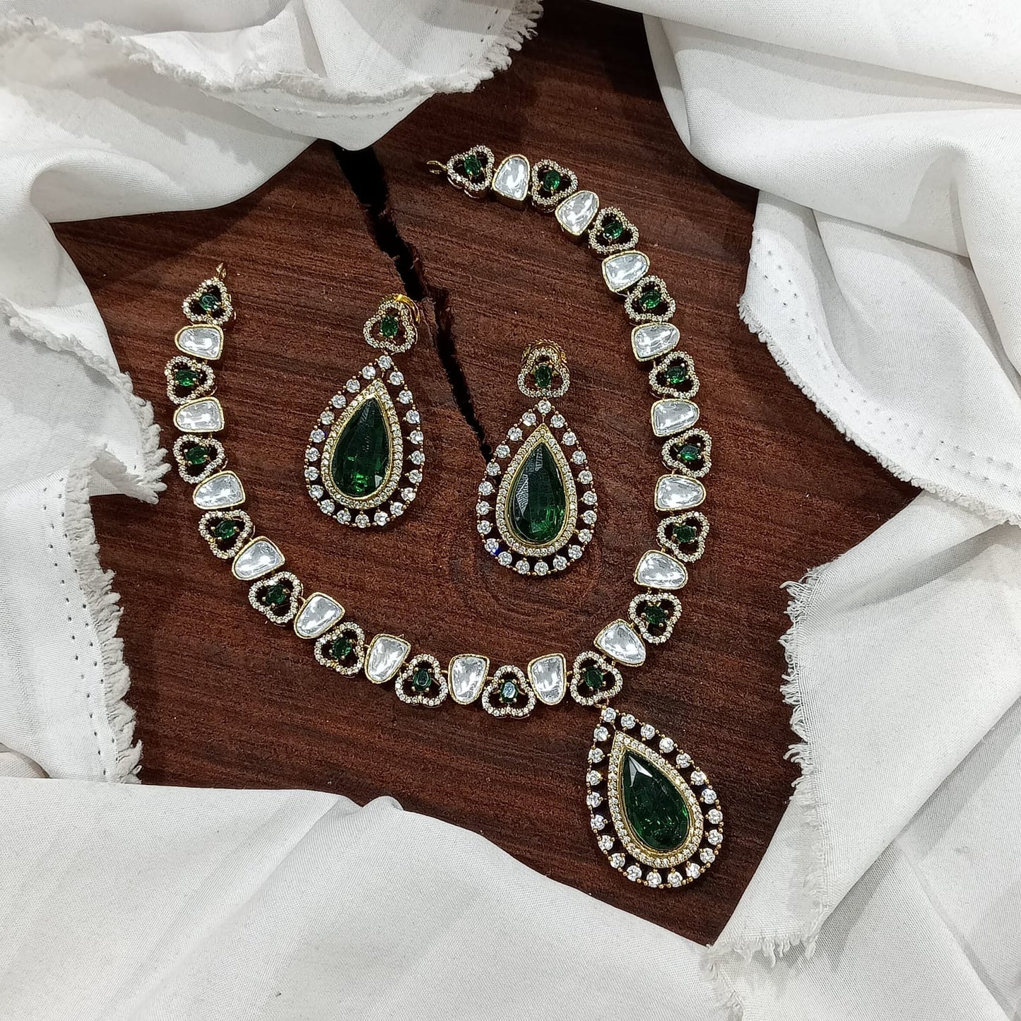 Mossanite Stones Necklace