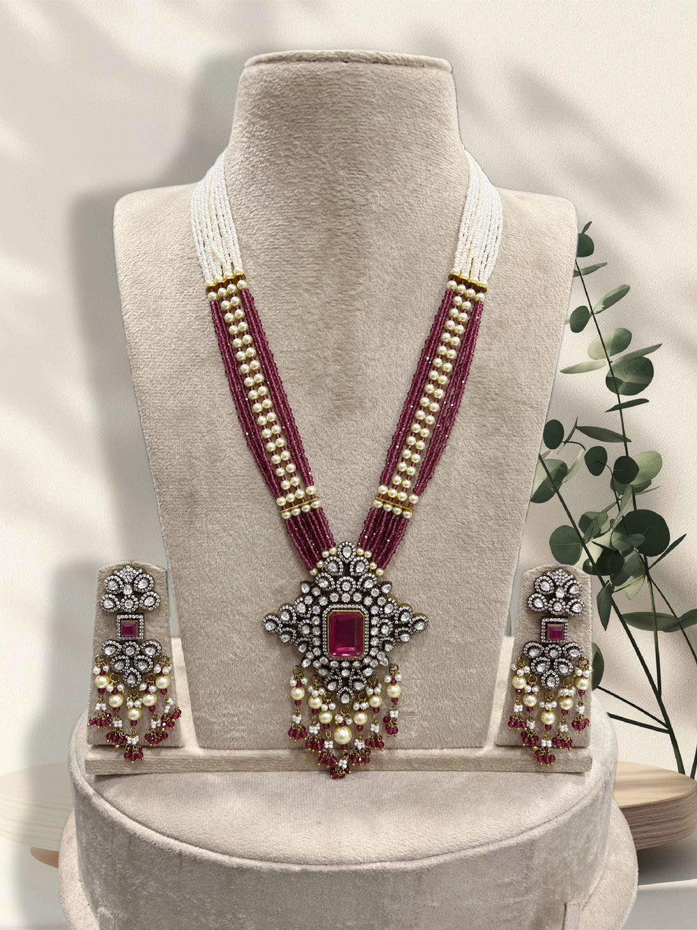 Victorian Polish with Mossianite Stones Pendent with Beads Mala