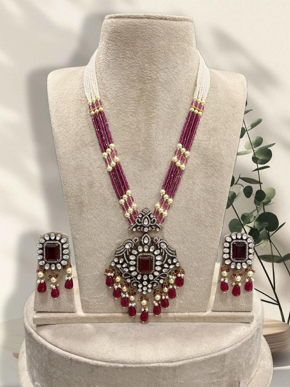 Victorian Polish with Mossianite Stones Pendent with Beads Mala