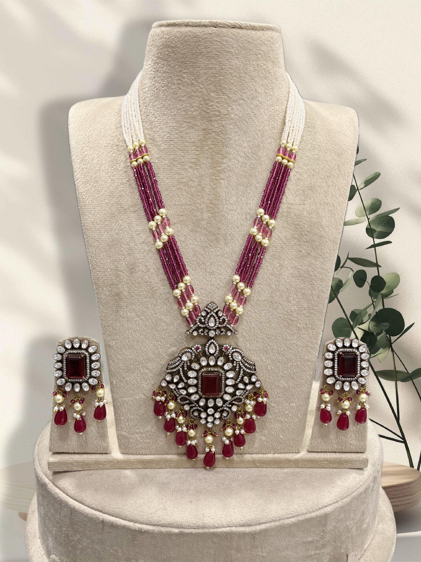 Victorian Polish with Mossianite Stones Pendent with Beads Mala