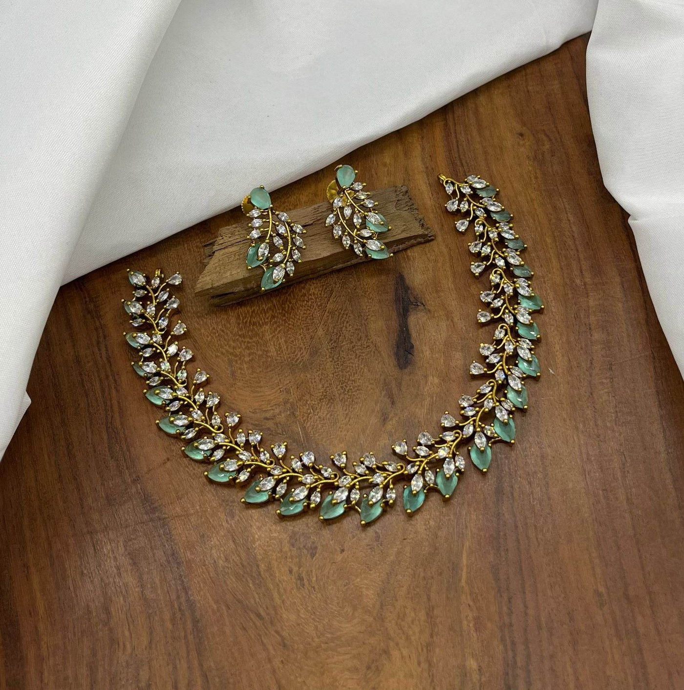 Victorian Polish AD Stones Necklace