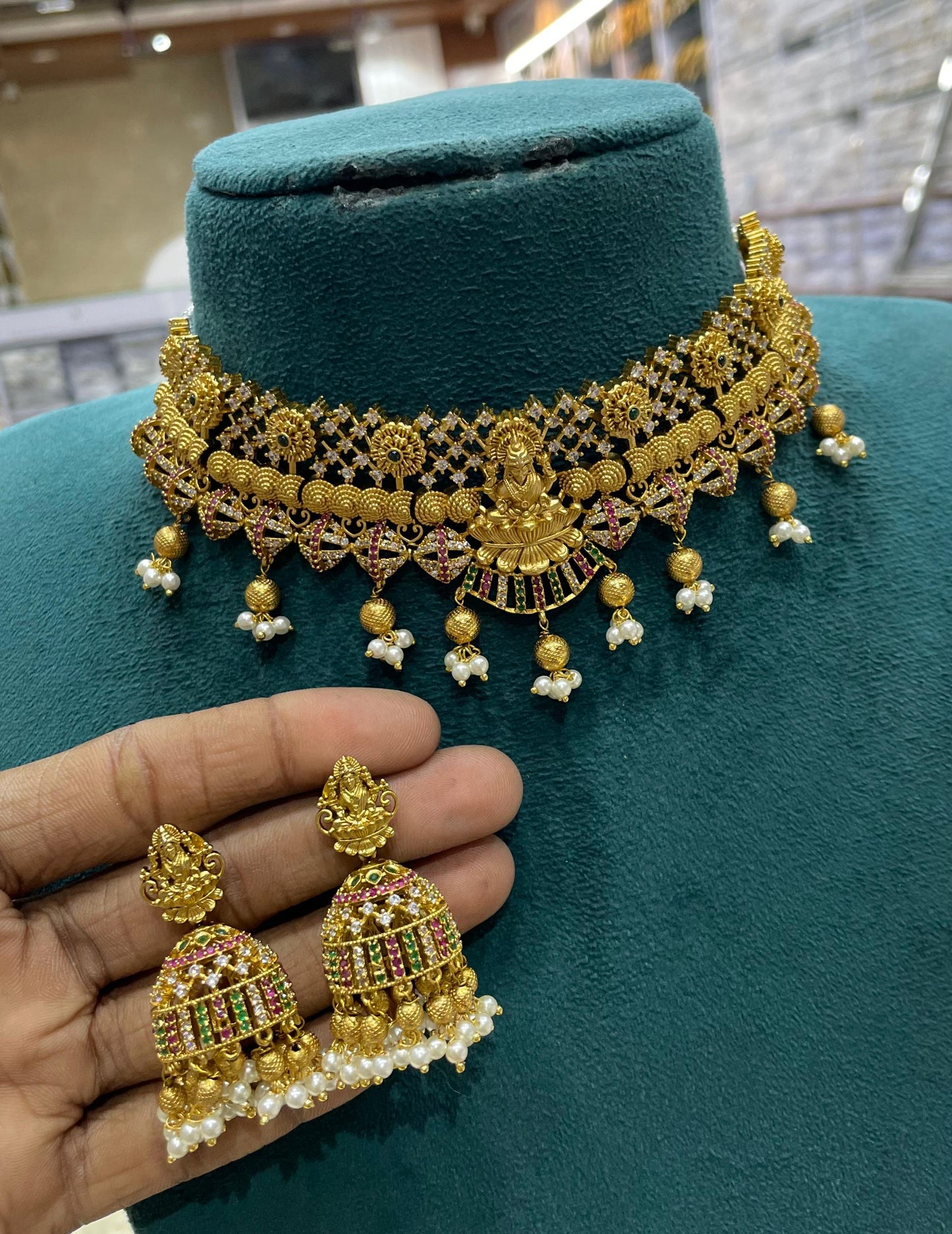 Nakshi work with Kempu Stones Choker