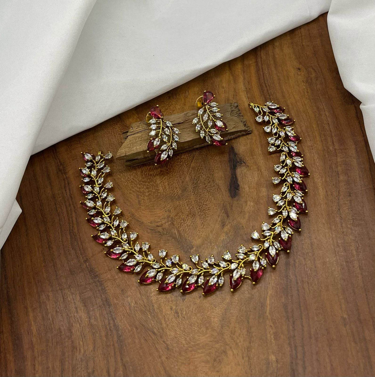 Victorian Polish AD Stones Necklace