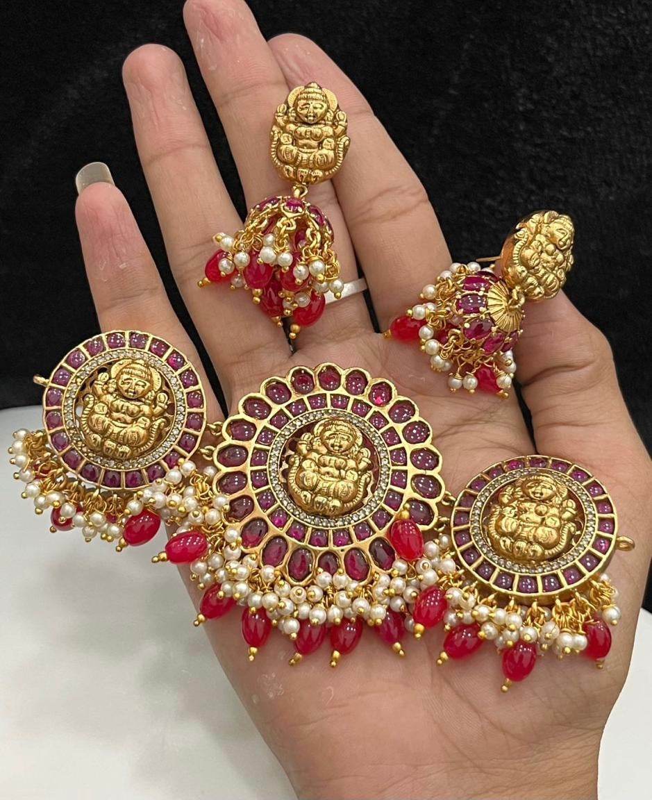 Nagasi work with Kempu Stones Bridal Choker