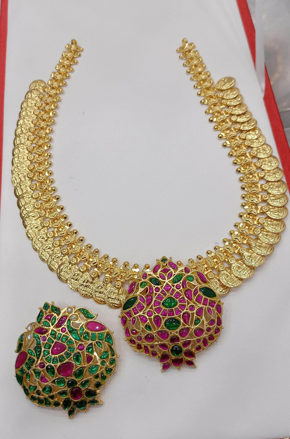Nakshi Work Kasu mala with Jaadu Kundan Stones Pendent Haram