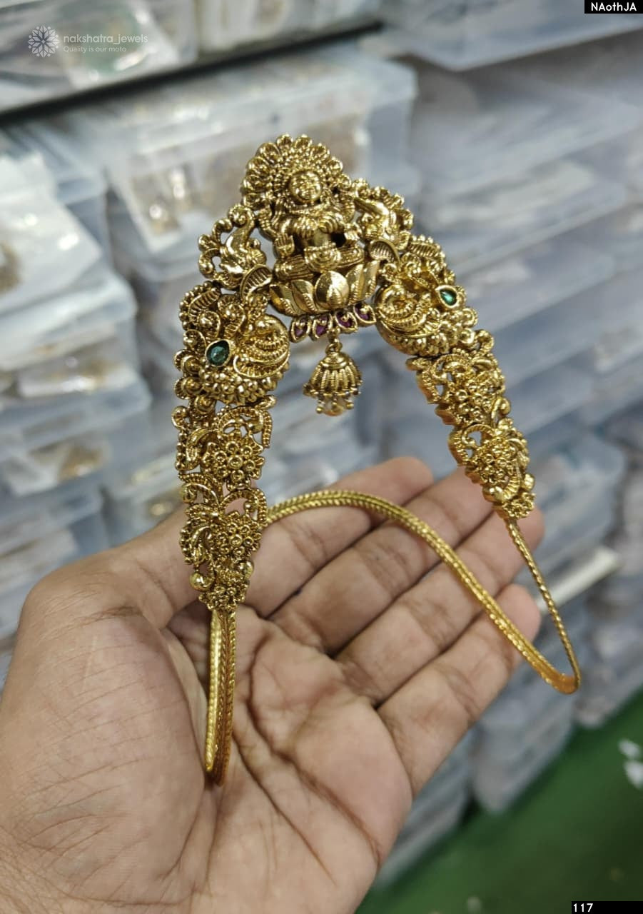 Premium Matt with Kempu Stones Vanki
