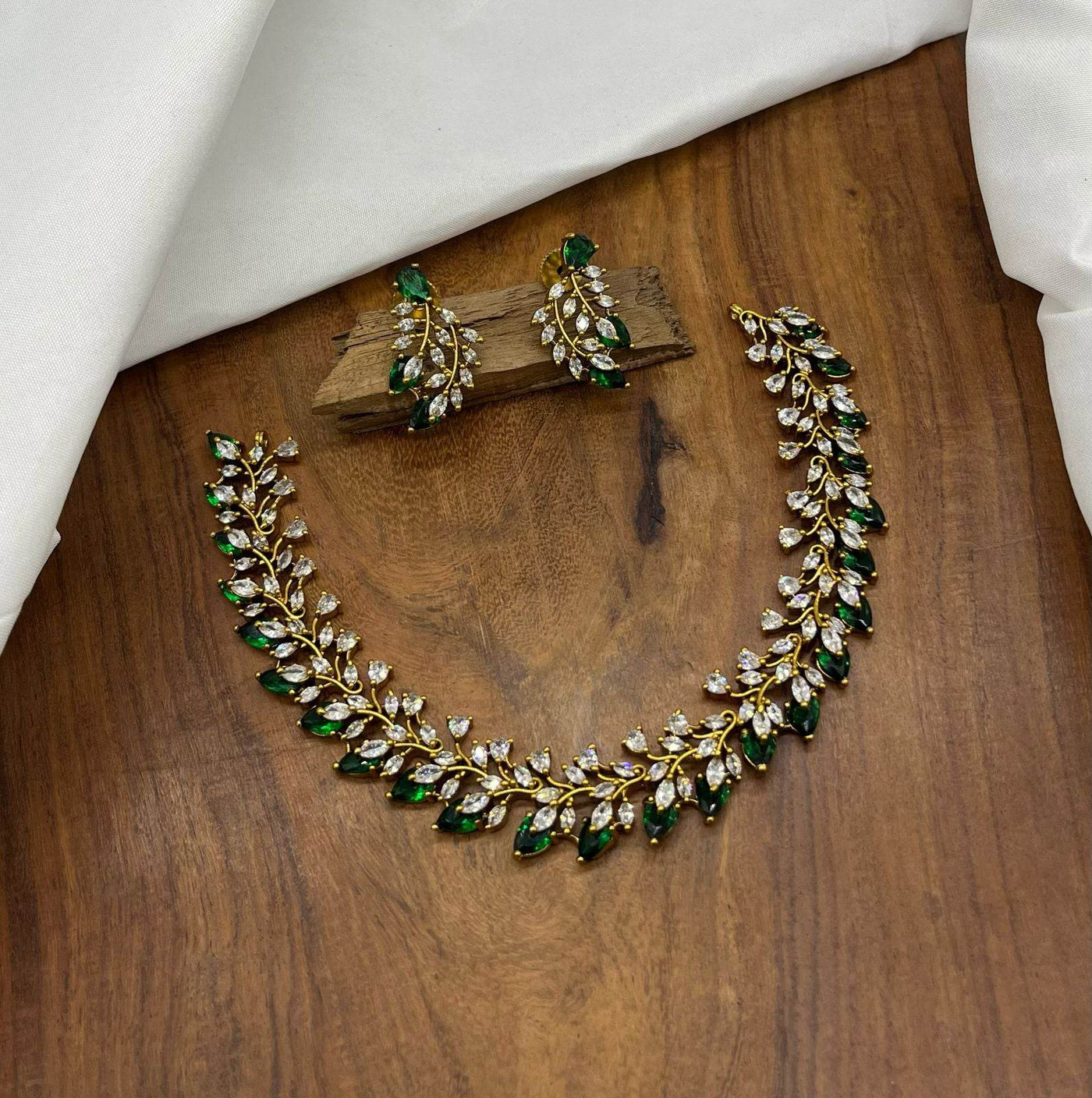 Victorian Polish AD Stones Necklace