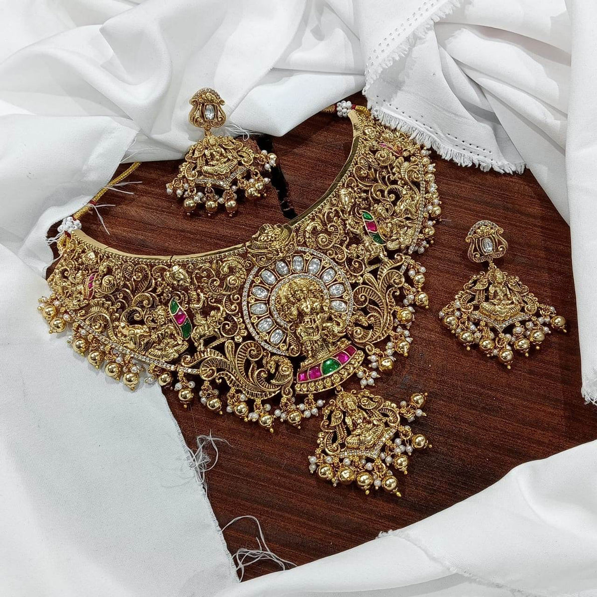 Nakshi Work with AD & Kundan Stones Bridal Choker