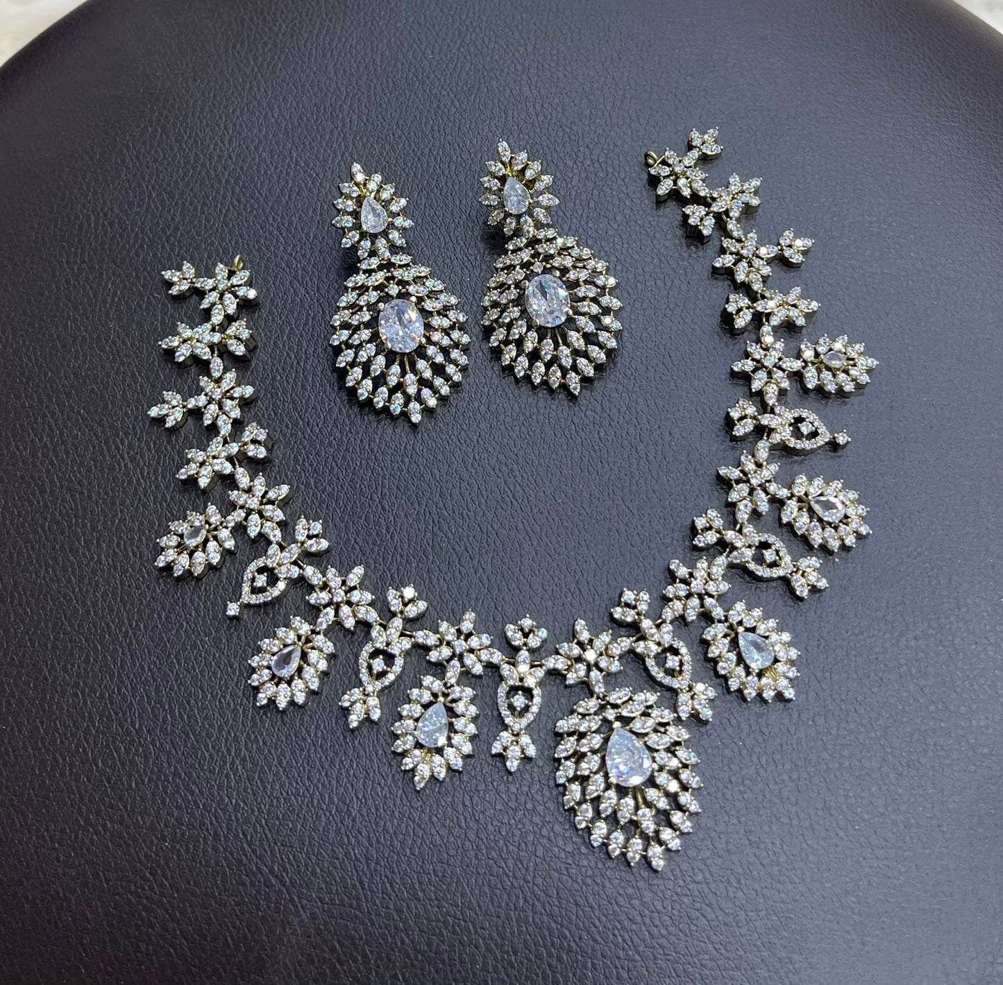 AD Stones Necklace (Silver Polish)