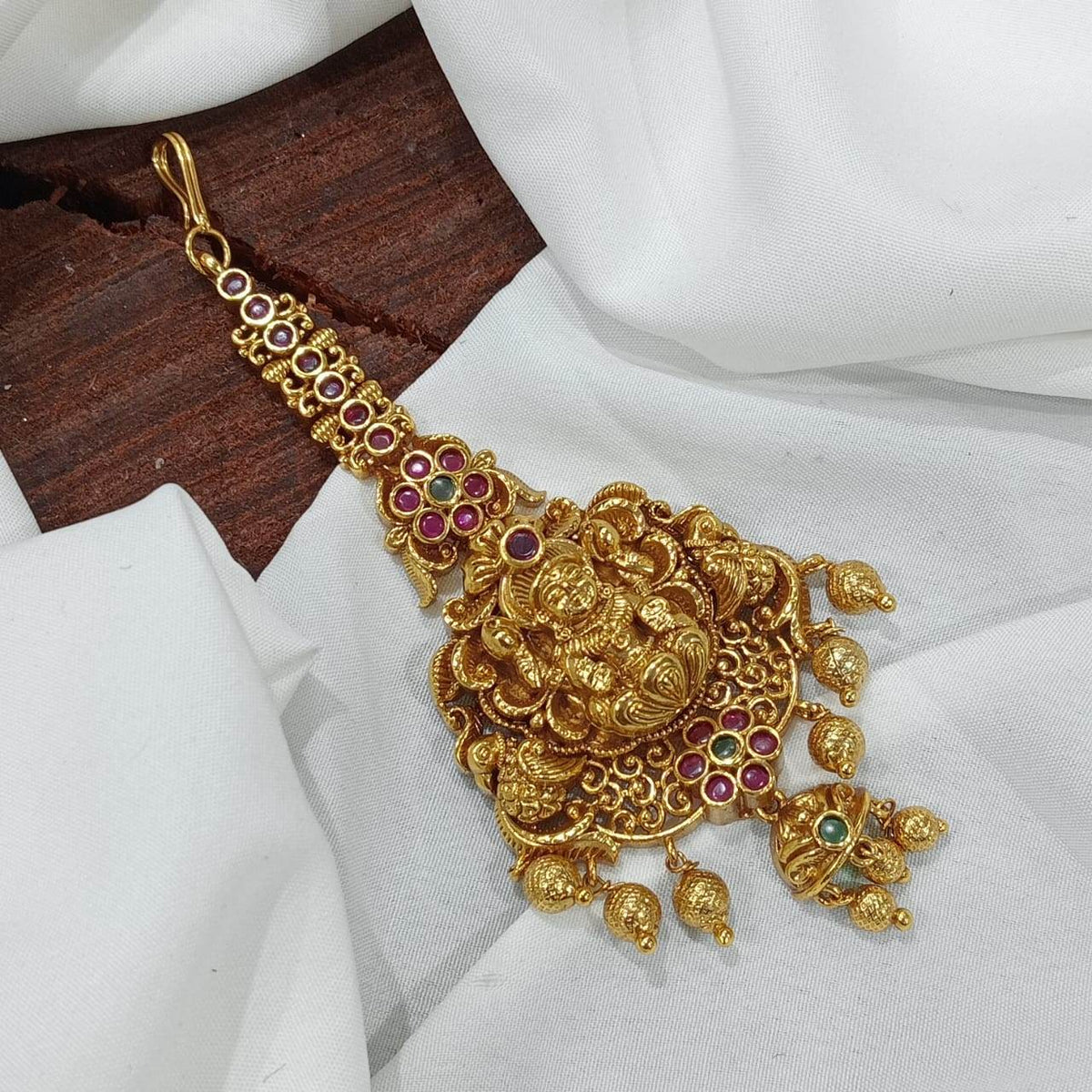 Nagasi work with Kempu Stones Tikka