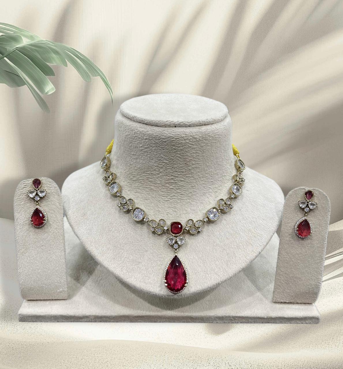 AD Stones Neckset