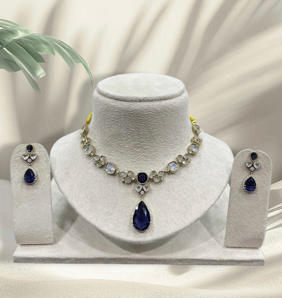 AD Stones Neckset