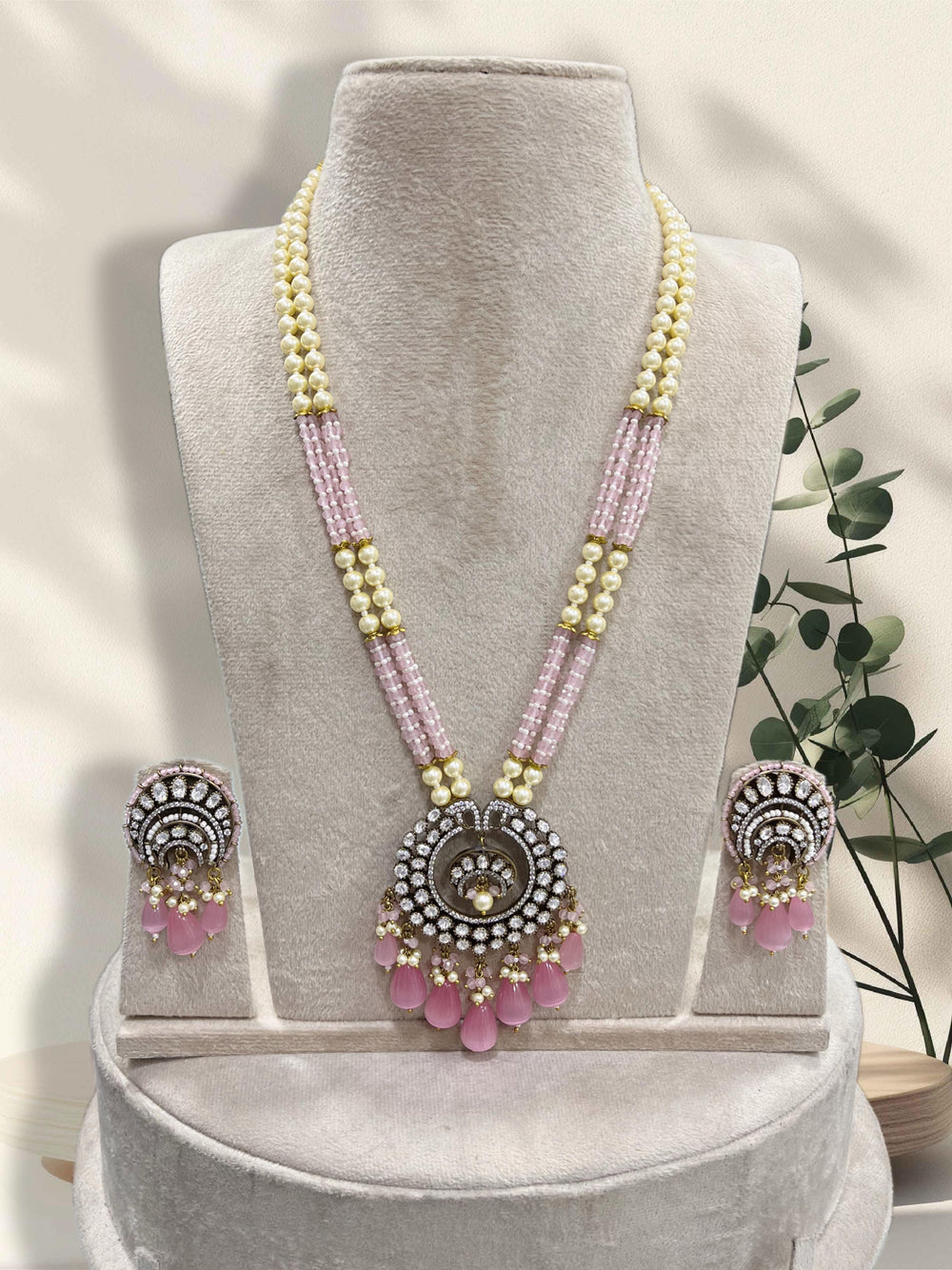 Victorian Polish with Mossianite Stones Pendent with Beads Mala