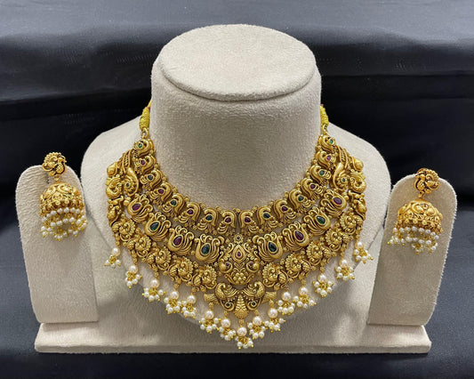 Nakshi work with Kempu Stones Choker