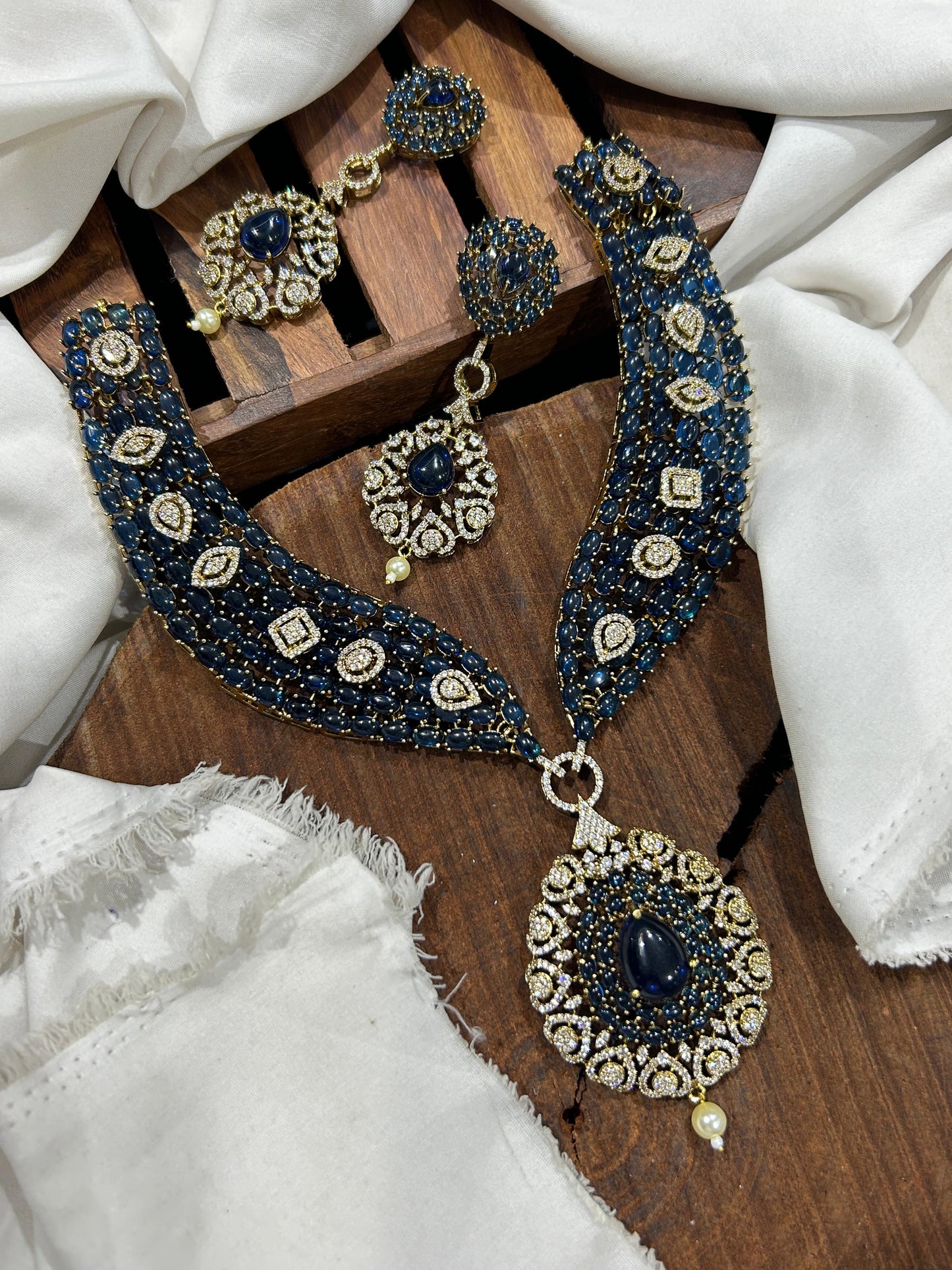 Victorian Polish AD Stones Bridal Neck Set