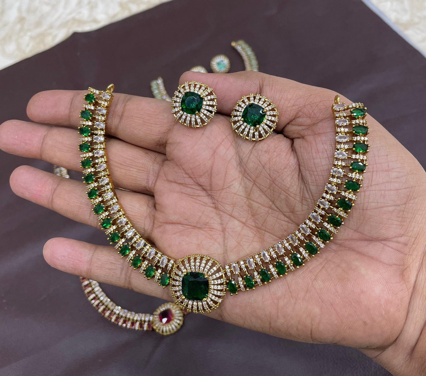 AD Stones Neckset