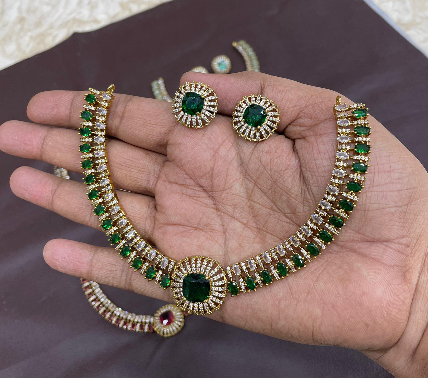 AD Stones Neckset