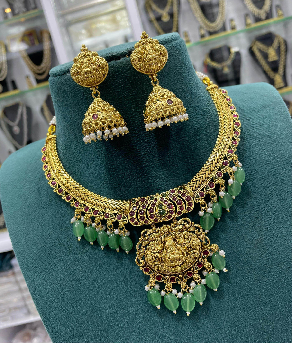 Premium Matt with Kempu Stones Necklace