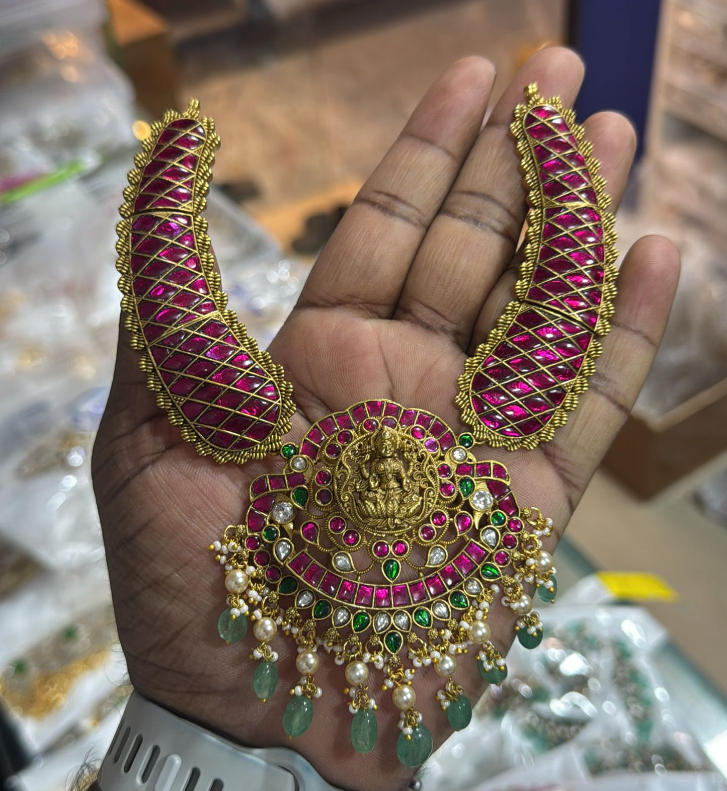 Jaadu Kundan Stones Bridal Neck Set