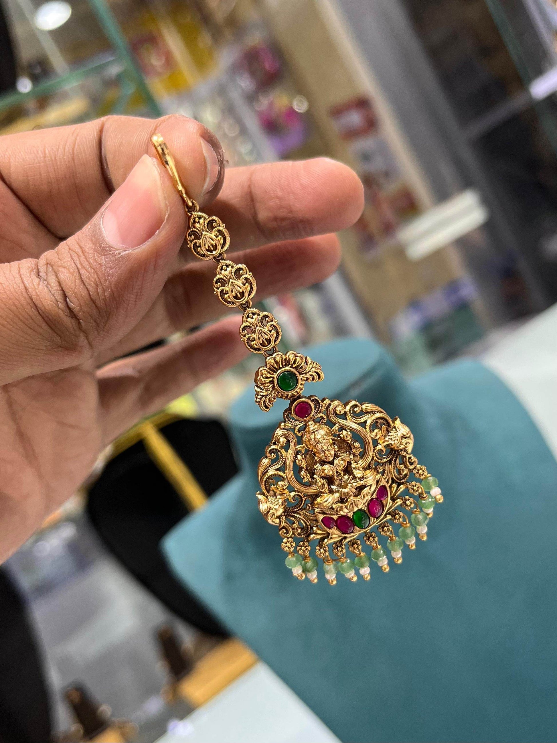 Premium Matt with Kempu Stones Tikka - Nakshatra Jewels