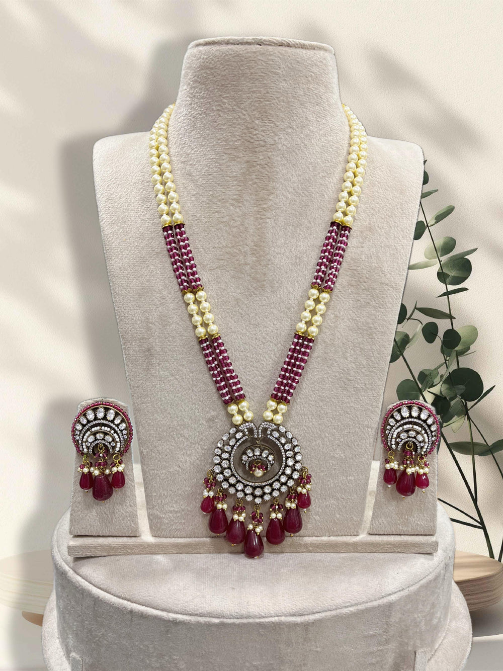 Victorian Polish with Mossianite Stones Pendent with Beads Mala