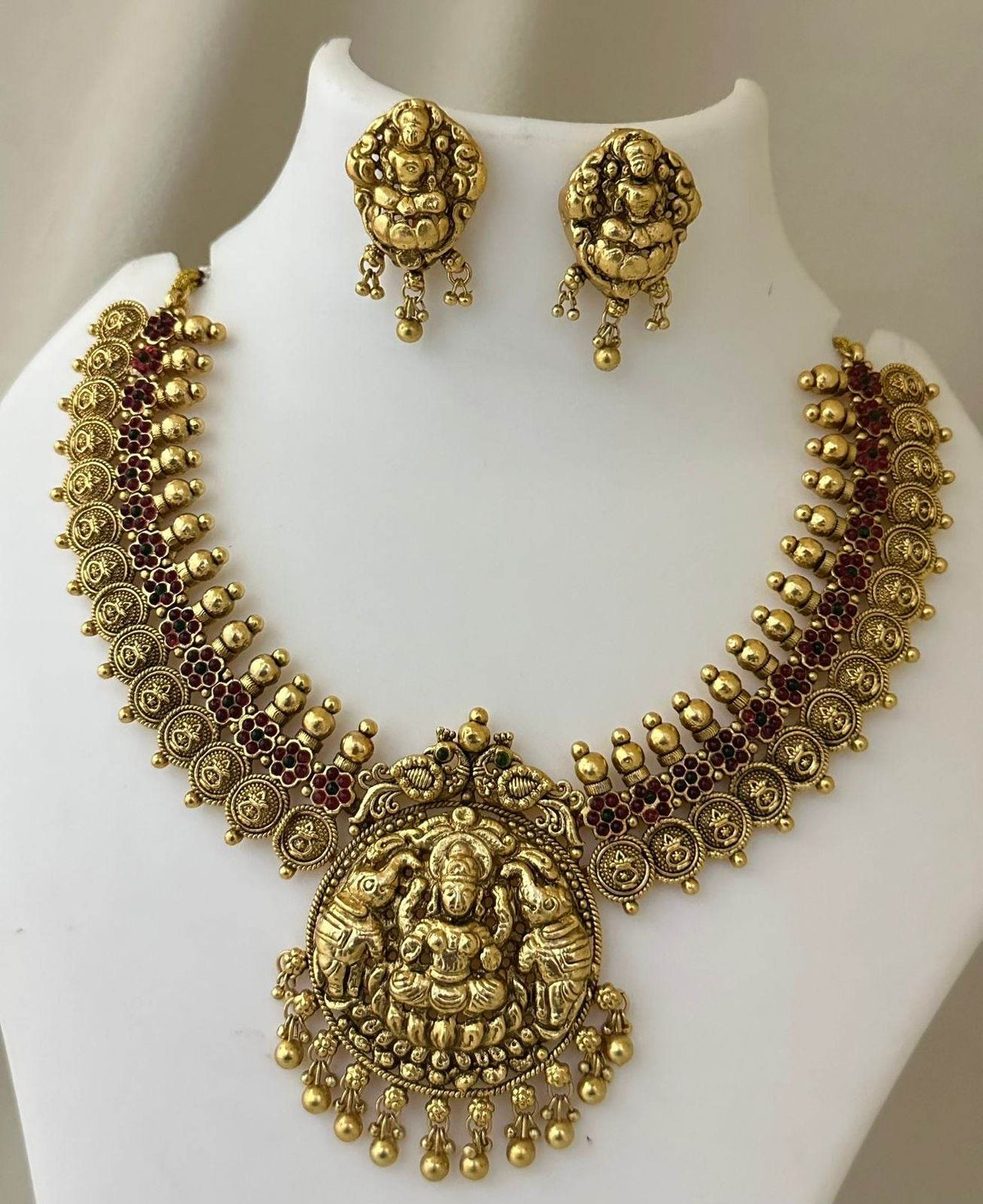 Nagasi Work with Kempu Stones Bridal Necklace