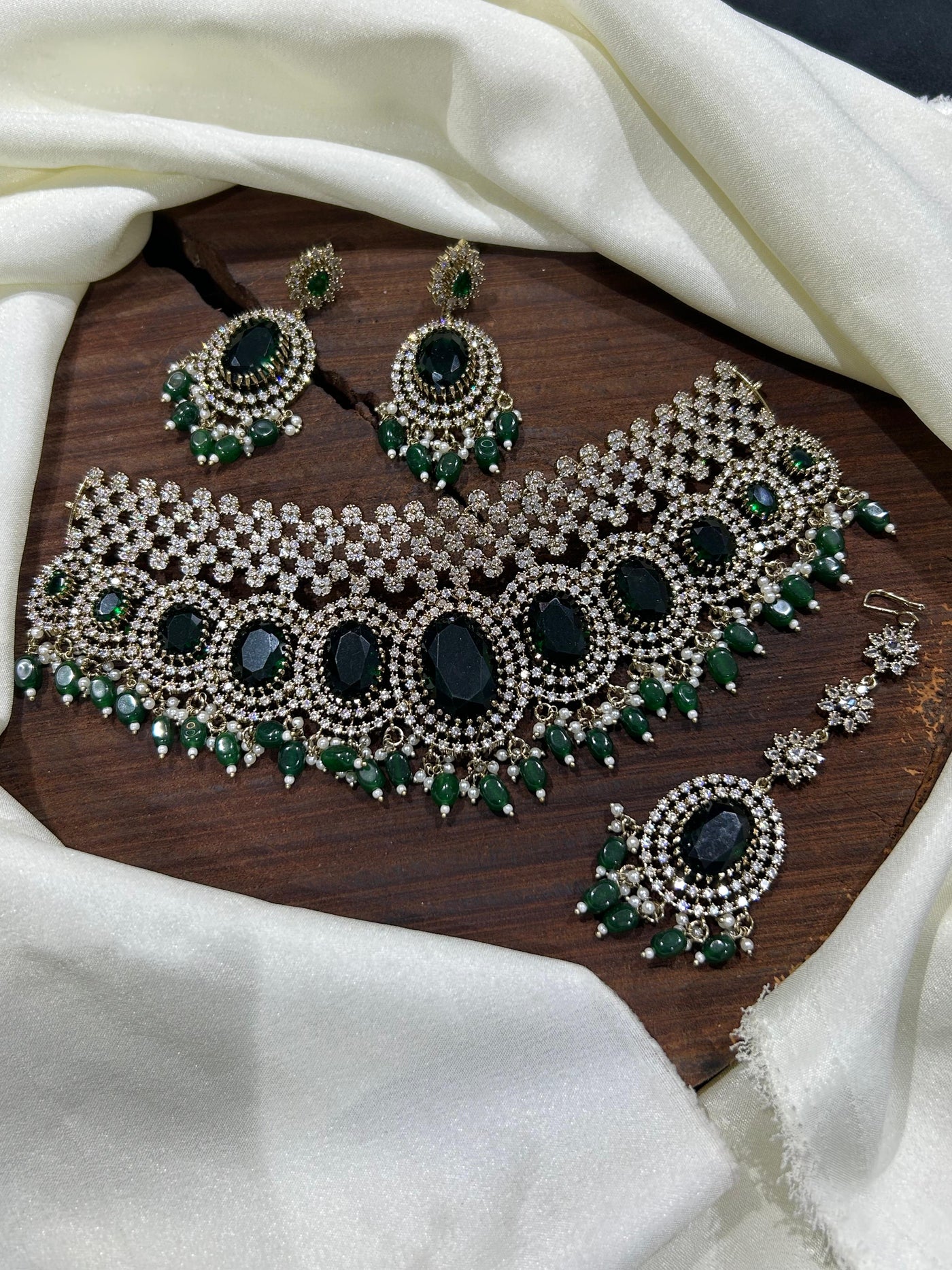 Victorian Polish with AD Stones Neck Set