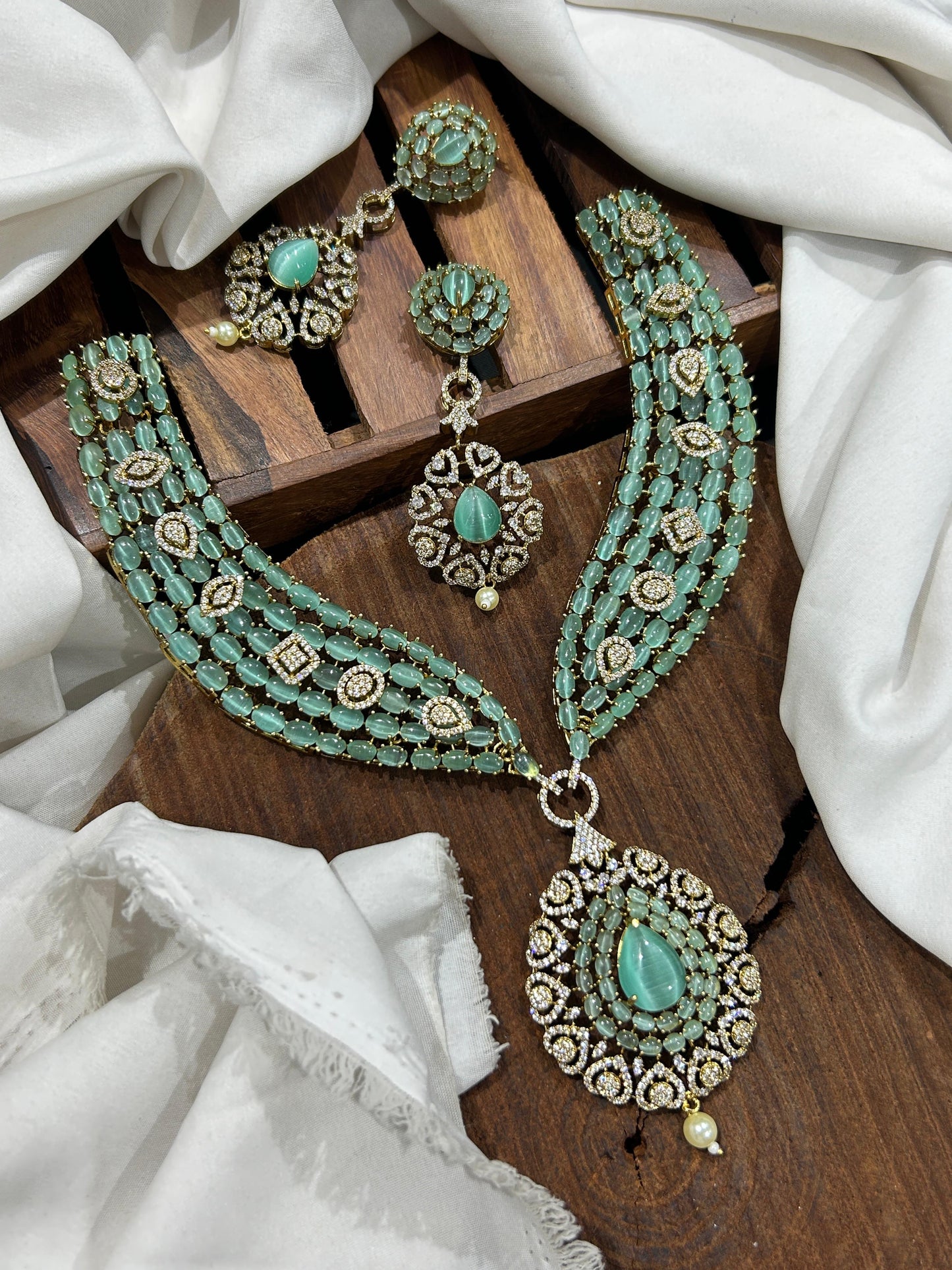 Victorian Polish AD Stones Bridal Neck Set