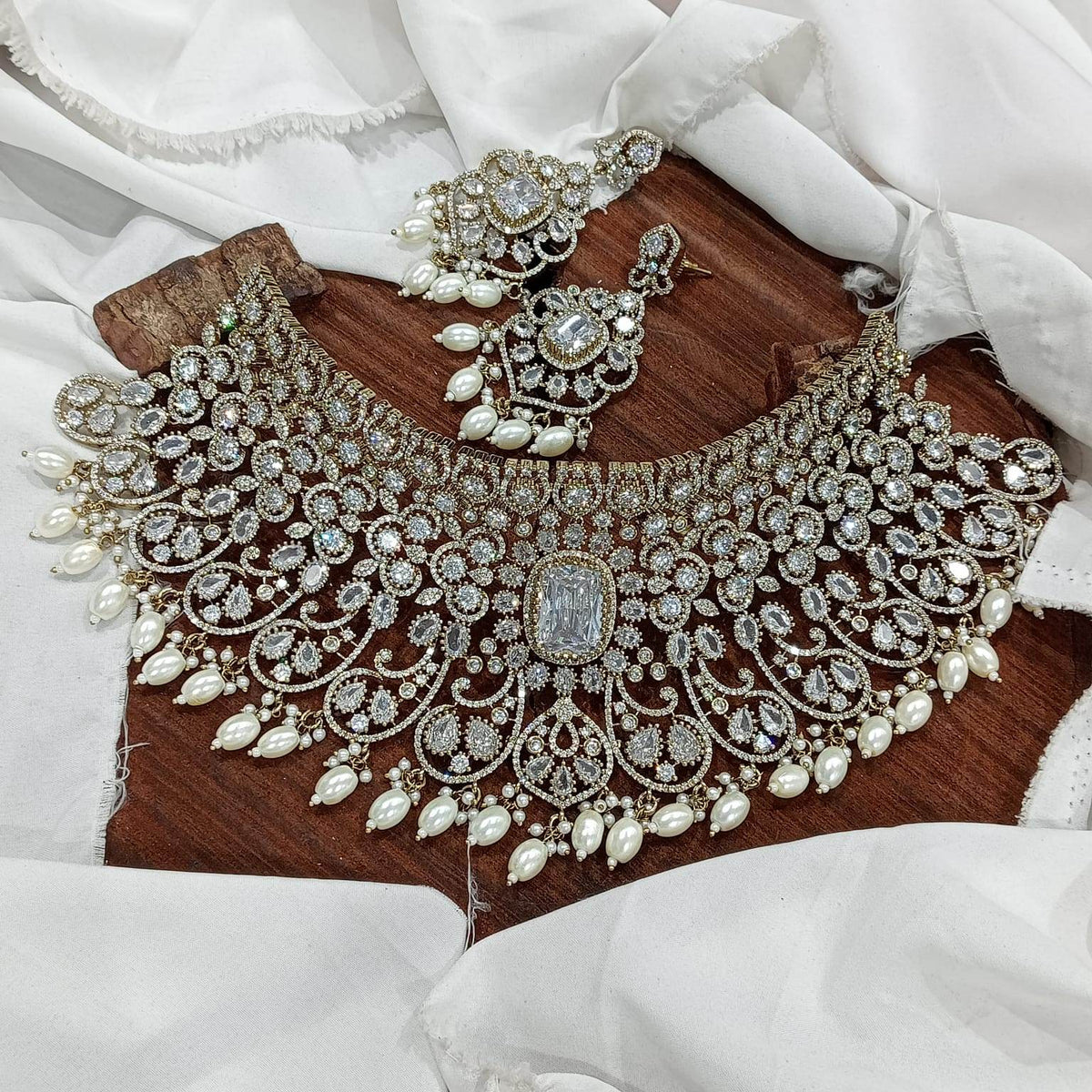 Victorian Polish with Moissanite Stones Bridal Choker