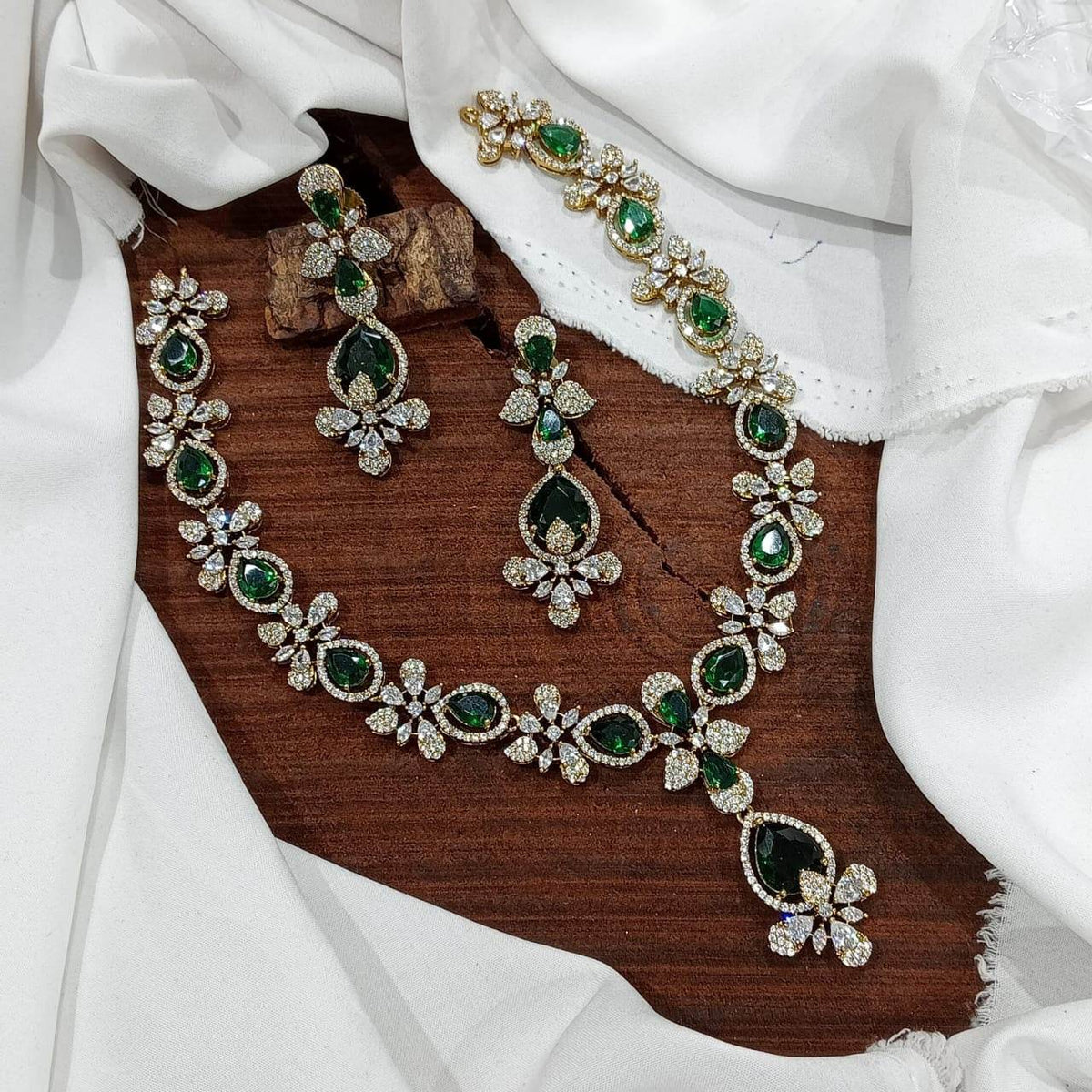 Victorian Polish AD Stones Necklace