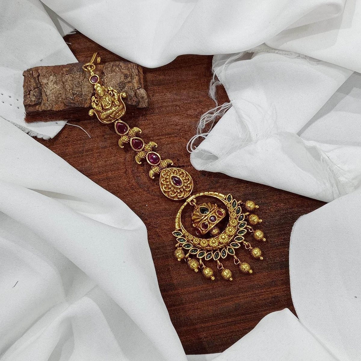 Premium Matt with Kempu Stones Tikka