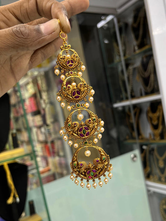 Nakshi work with Kempu Stones Tikka