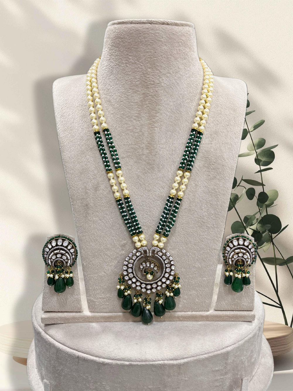 Victorian Polish with Mossianite Stones Pendent with Beads Mala