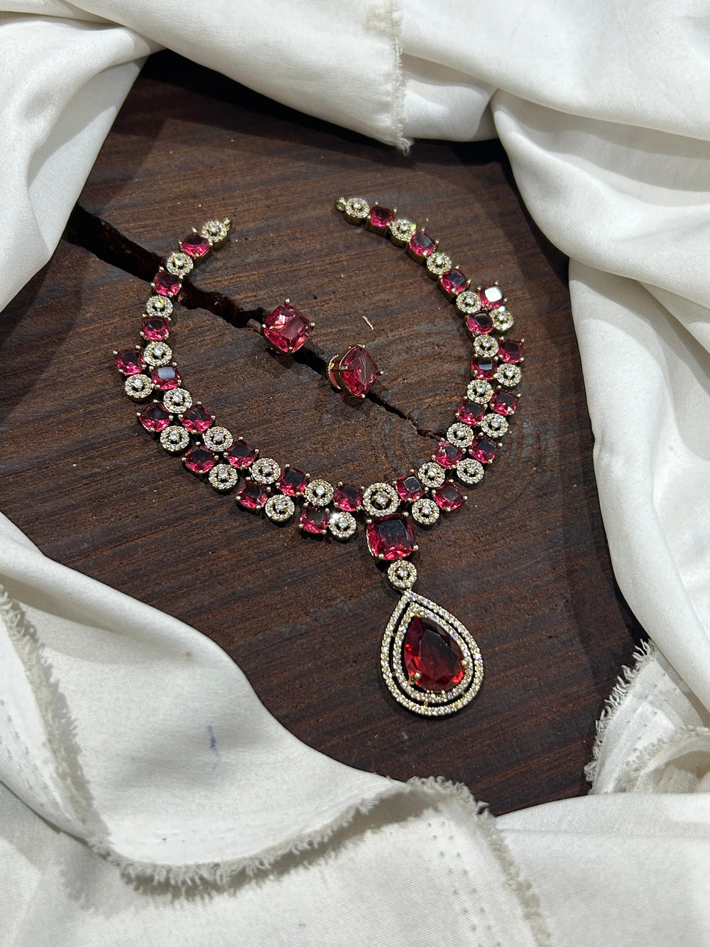 AD Stones Neckset